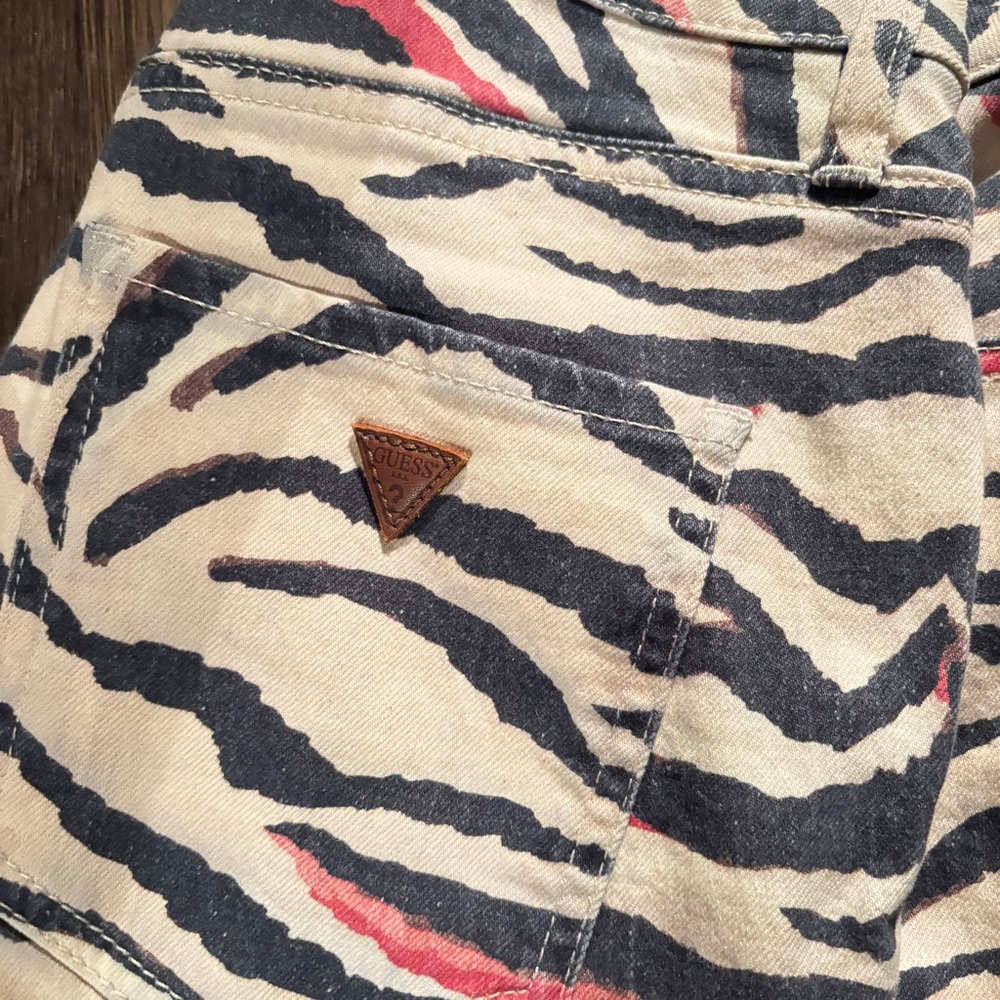 Zebra Print High-Waisted Jeans - Picture 4 of 5